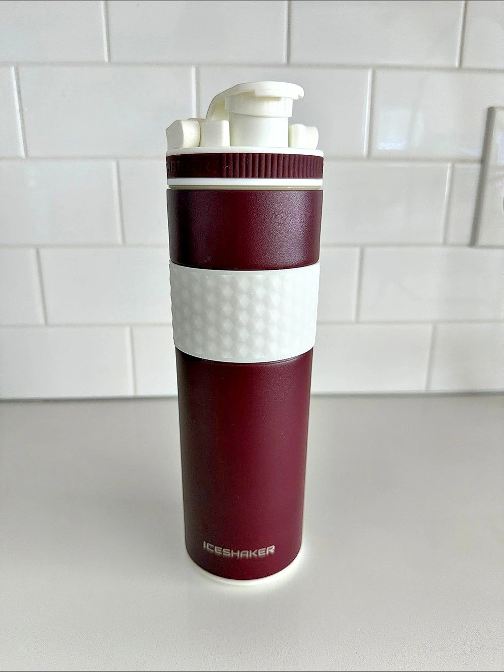 ICESHAKER Insulated Travel Bottle in Maroon & White